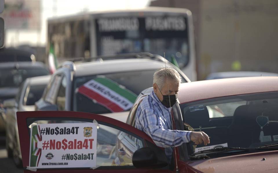 Realizan caravana vehicular Anti Amlo en Torre n El Sol de la